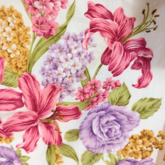 ๐โจ Vintage Burberry Square Scarf - Picture 4 of 5